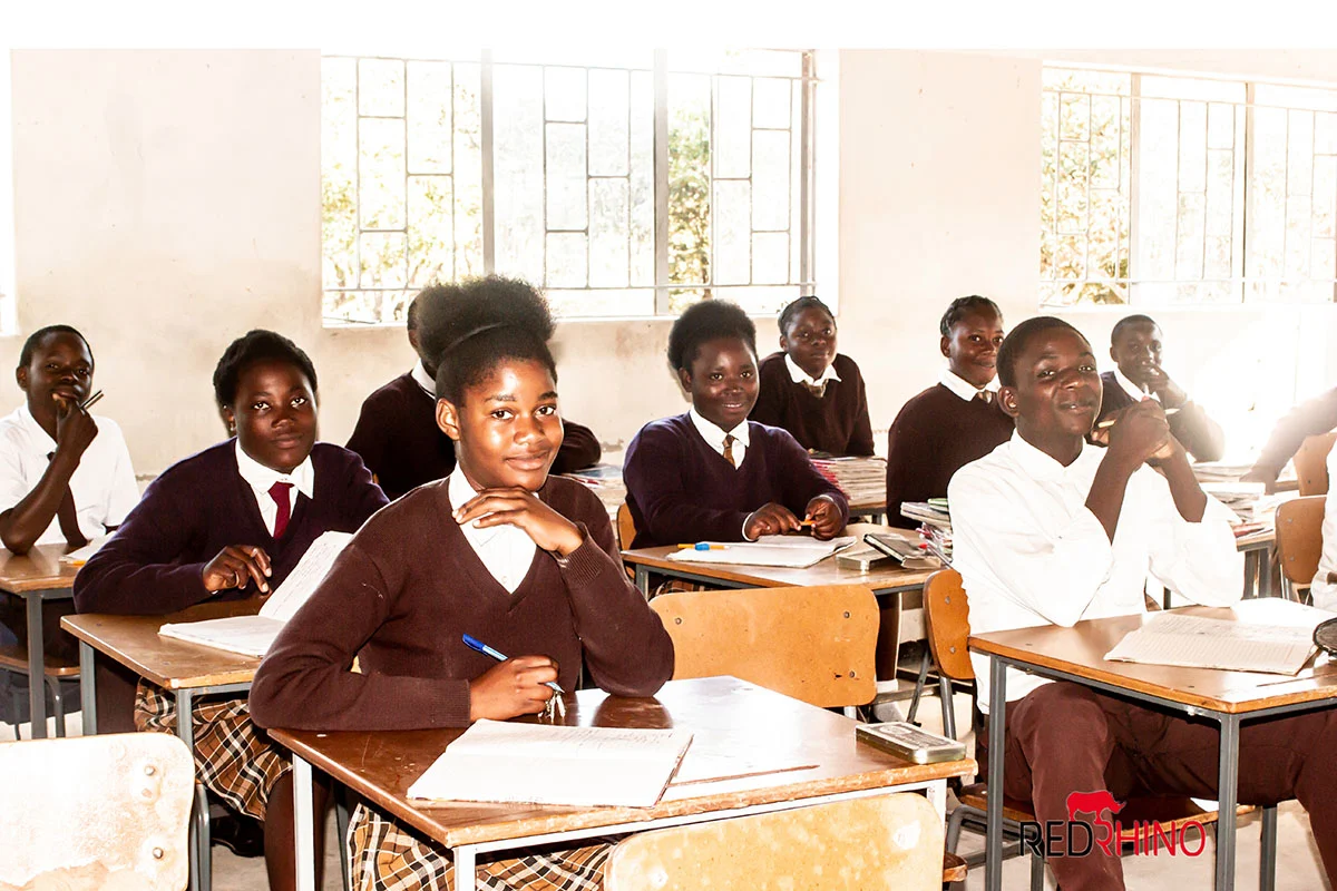 afrikanische schulkinder im unterricht