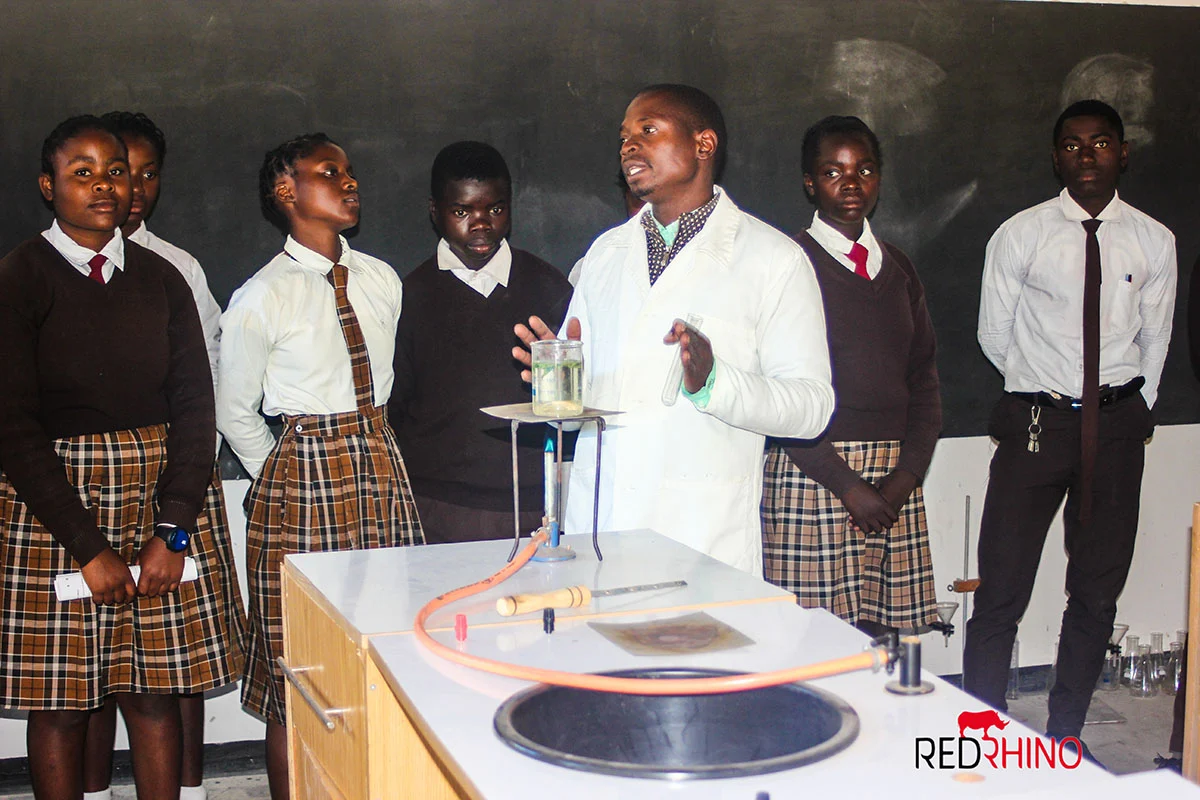 red rhino secondary school chemieunterricht