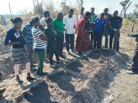 red rhino secondary school gruppe