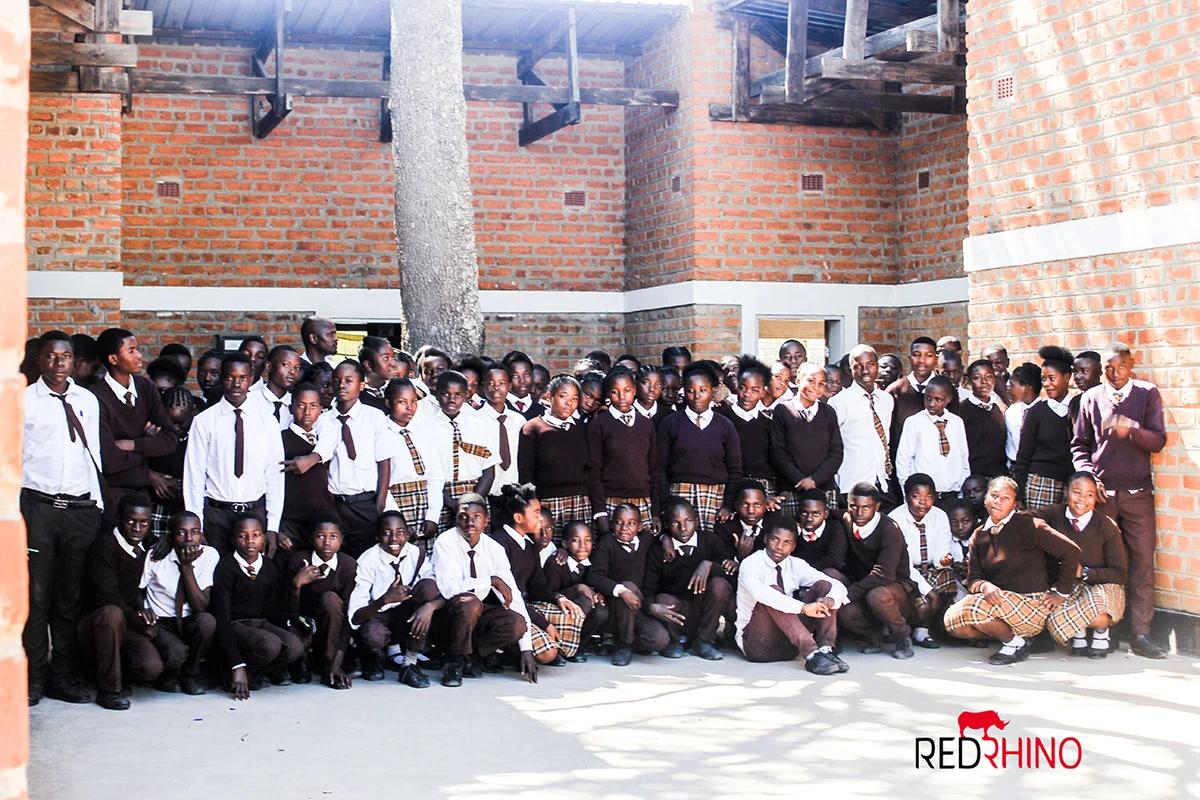 red rhino secondary school schulklasse