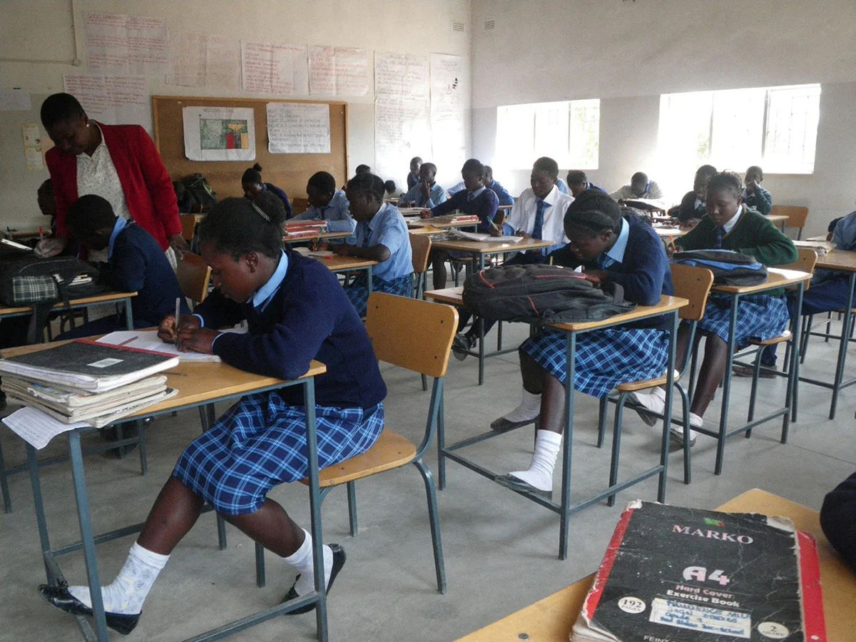 schulkinder im unterricht